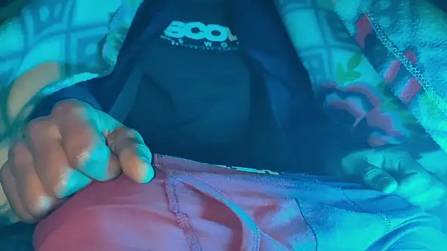 Snapshot of scmylife chatting on 28, 11, 2025 scmylife online show from 28, 11, 2025