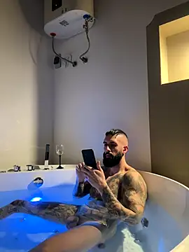 Snapshot of Gioeltoro89 chatting on 23, 10, 2025 Gioeltoro89 online show from 23, 10, 2025