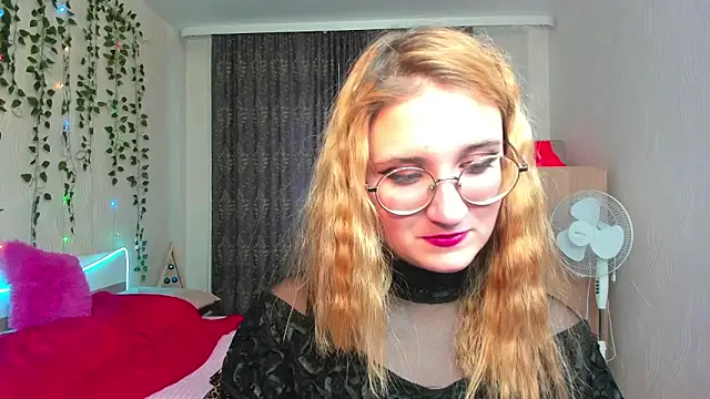 Miss Elsa  online show from 2, 12, 2024