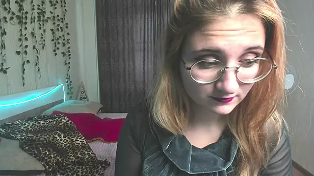 Miss Elsa  online show from 6, 12, 2024