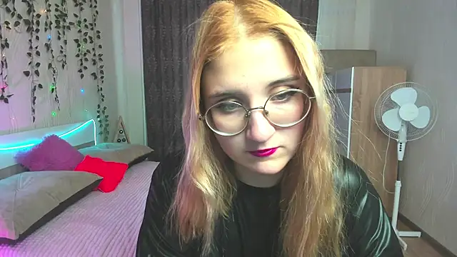 Miss Elsa  online show from 10, 12, 2024