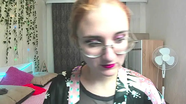 Miss Elsa  online show from 13, 12, 2024
