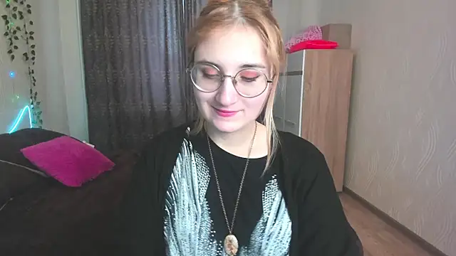 Miss Elsa  online show from 13, 1, 2025