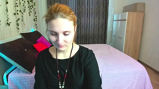 Miss Elsa  online show from 17, 2, 2025