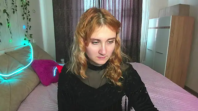 Miss Elsa  online show from 19, 2, 2025