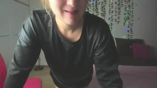 Miss Elsa  online show from 11, 9, 2025