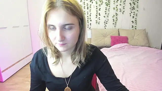 Miss Elsa  online show from 2, 10, 2025