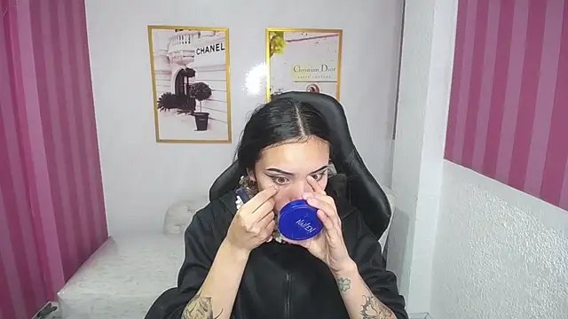 Snapshot of _Esther_Toro_b chatting on 15, 12, 2024 Esther Toro b online show from 15, 12, 2024