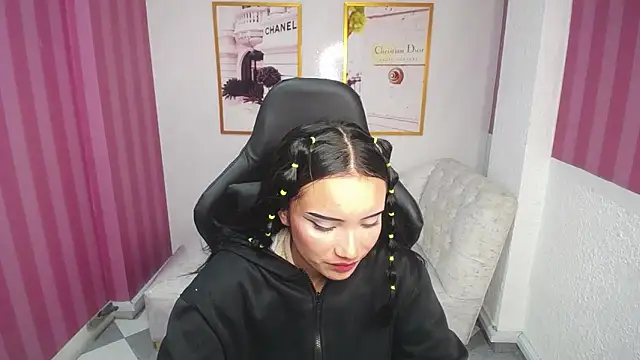 Snapshot of _Esther_Toro_b chatting on 19, 12, 2024 Esther Toro b online show from 19, 12, 2024