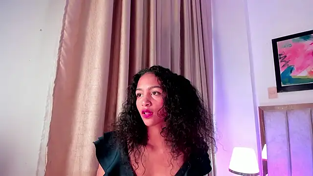 Snapshot of AntonellaHall_ chatting on 24, 1, 2025 AntonellaHall online show from 24, 1, 2025