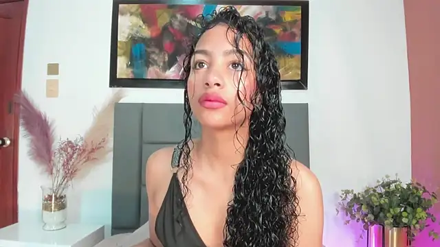 Snapshot of AntonellaHall_ chatting on 5, 3, 2025 AntonellaHall online show from 5, 3, 2025