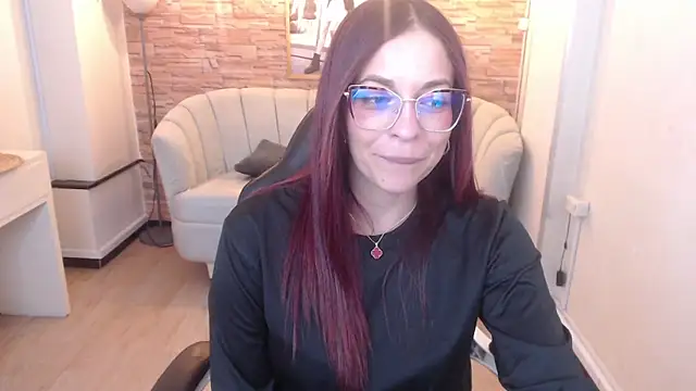 Snapshot of Cerecita_b chatting on 8, 9, 2025 Cerecita b online show from 8, 9, 2025