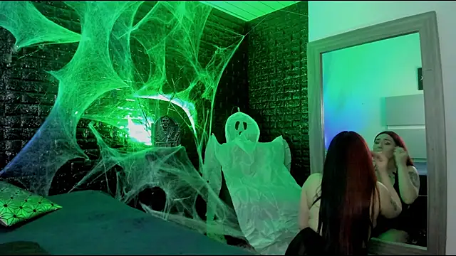 Snapshot of Calliope_dark chatting on 24, 10, 2025 Calliope dark online show from 24, 10, 2025