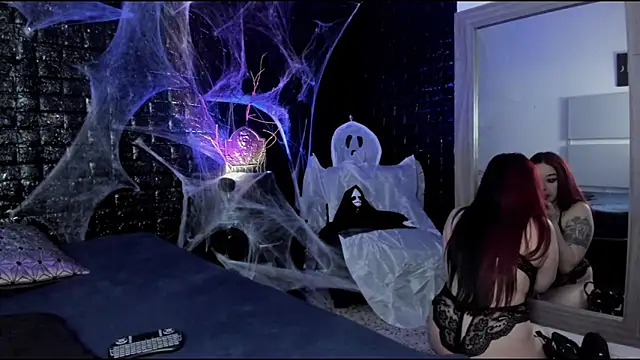 Snapshot of Calliope_dark chatting on 28, 10, 2025 Calliope dark online show from 28, 10, 2025