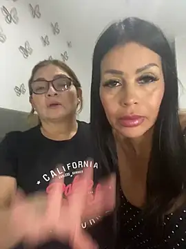 AntonellaAlondra4 online show from 1, 1, 2025