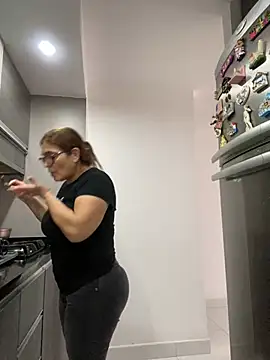AntonellaAlondra4 online show from 3, 1, 2025