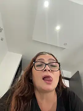AntonellaAlondra4 online show from 7, 5, 2026