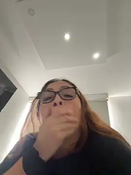 AntonellaAlondra4 online show from 11, 5, 2026