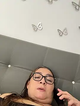 AntonellaAlondra4 online show from 19, 5, 2026