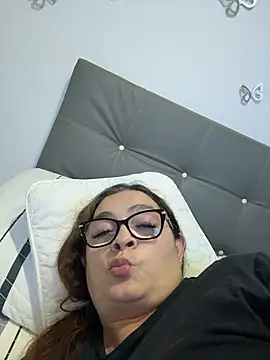 AntonellaAlondra4 online show from 20, 5, 2026