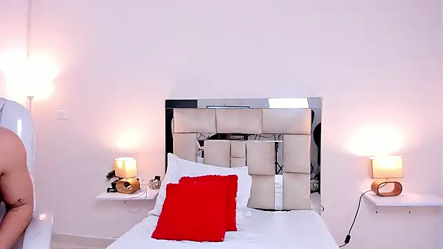 saraandstiven online show from 11, 3, 2025