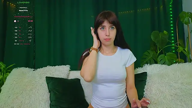 Snapshot of -Violetttttka chatting on 9, 3, 2025 -Violetttttka online show from 9, 3, 2025