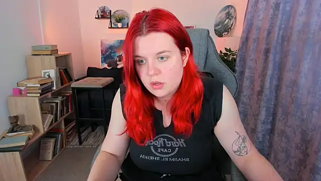 Snapshot of NielletaBlossom chatting on 13, 1, 2026 NielletaBlossom online show from 13, 1, 2026