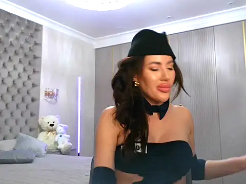 Snapshot of TianaPosh chatting on 27, 2, 2025 TianaPosh online show from 27, 2, 2025