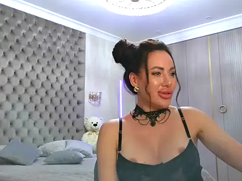 Snapshot of TianaPosh chatting on 15, 3, 2025 TianaPosh online show from 15, 3, 2025