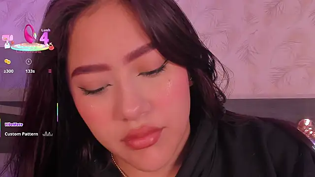 nicolle pierce online show from 4, 3, 2026