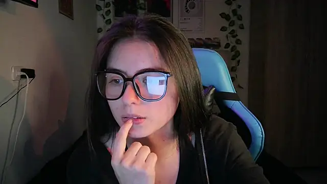 emmarhoades  online show from 12, 2, 2026