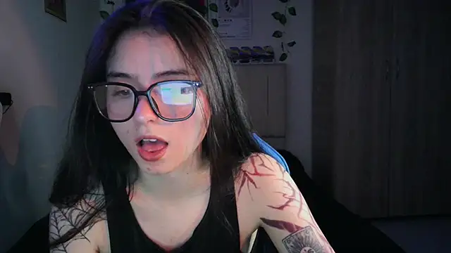 emmarhoades  online show from 13, 2, 2026