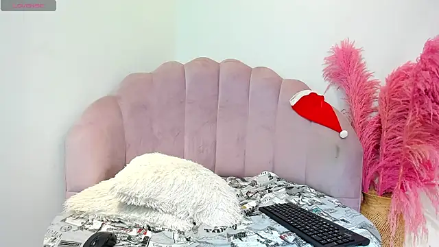 Snapshot of Urlovex1 chatting on 11, 12, 2024 Urlovex1 online show from 11, 12, 2024