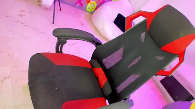 Snapshot of GEANNAROSE chatting on 25, 1, 2025 GEANNAROSE online show from 25, 1, 2025