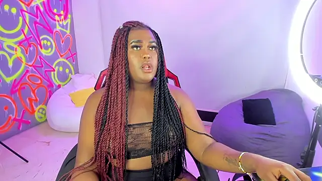 Snapshot of GEANNAROSE chatting on 4, 2, 2025 GEANNAROSE online show from 4, 2, 2025