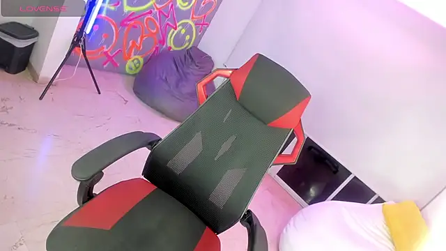 Snapshot of GEANNAROSE chatting on 15, 3, 2025 GEANNAROSE online show from 15, 3, 2025