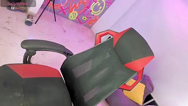 Snapshot of GEANNAROSE chatting on 22, 3, 2025 GEANNAROSE online show from 22, 3, 2025