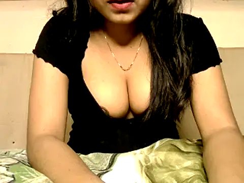 Snapshot of Sanjana_Gupta chatting on 19, 4, 2026 Sanjana Gupta online show from 19, 4, 2026