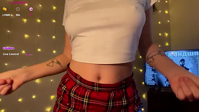 Snapshot of Lora_Squirt chatting on 31, 12, 2024 Lora Squirt online show from 31, 12, 2024