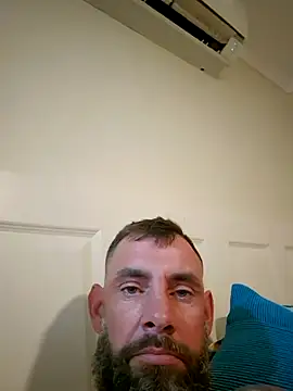 Snapshot of hornycouple6110 chatting on 21, 12, 2024 hornycouple6110 online show from 21, 12, 2024