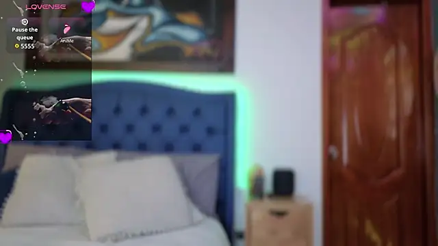 Snapshot of QueenYsuRey chatting on 16, 10, 2025 QueenYsuRey online show from 16, 10, 2025