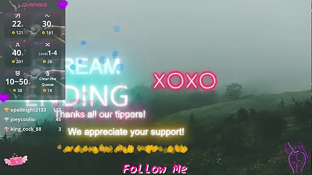 Snapshot of QueenYsuRey chatting on 22, 10, 2025 QueenYsuRey online show from 22, 10, 2025