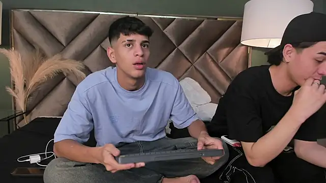 Tyler Rodriguez online show from 16, 2, 2025