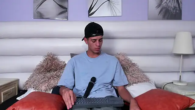 Tyler Rodriguez online show from 3, 3, 2025