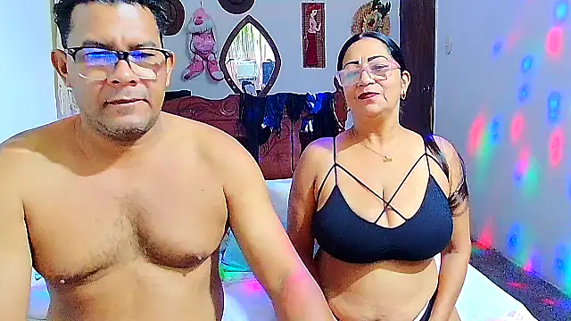 Snapshot of rosi_pamela chatting on 28, 9, 2025 rosi pamela online show from 28, 9, 2025