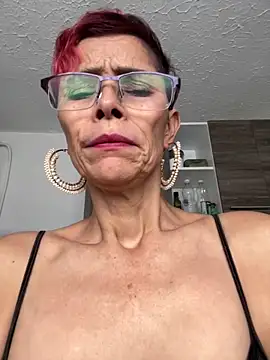 MireyaTorresGu online show from 6, 2, 2025