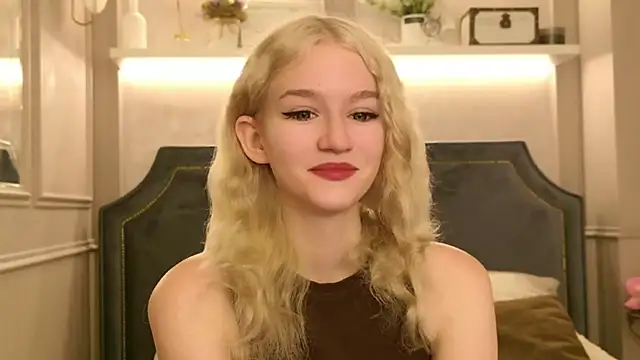 NaomiLoys online show from 22, 9, 2025