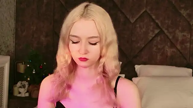 Snapshot of NaomiLoys chatting on 10, 1, 2026 NaomiLoys online show from 10, 1, 2026