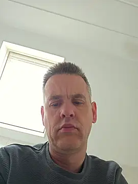 Hectorthyssen1 online show from 15, 5, 2026