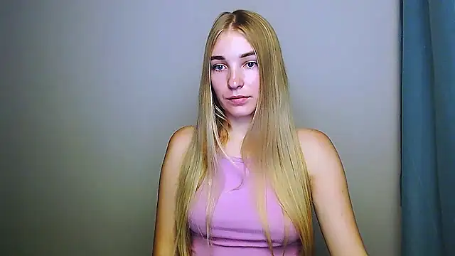 Snapshot of Queen_ofLove chatting on 23, 11, 2025 Queen ofLove online show from 23, 11, 2025